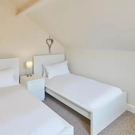 Host & - The Townhouse *