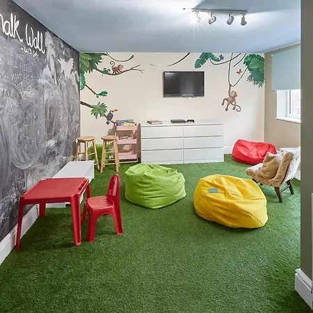 بيت للعطل Host & - The Townhouse سكرابورو