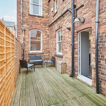 Host & - The Townhouse *