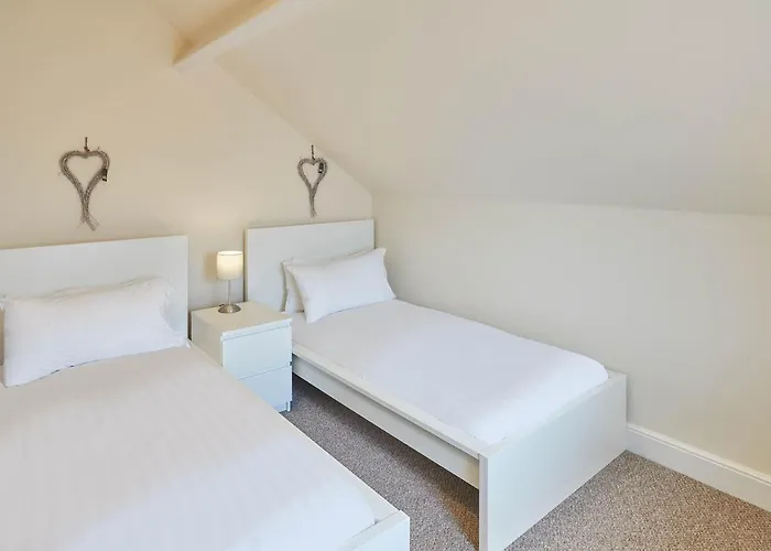 Host & - The Townhouse *