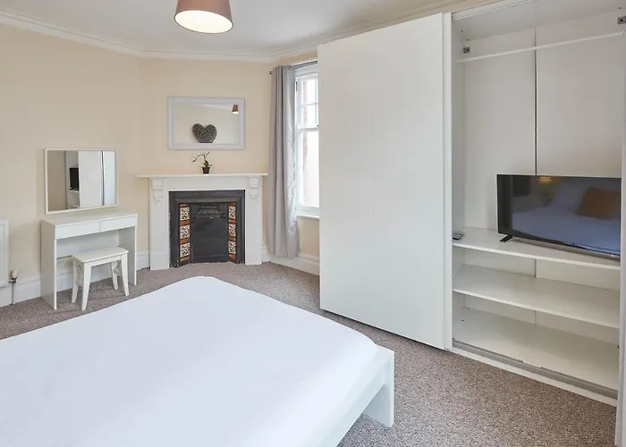 Host & - The Townhouse Holiday home *